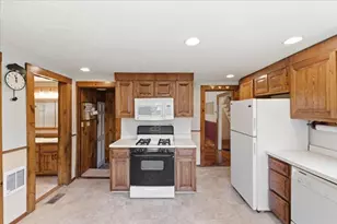 121 Oakdale Ave, Dedham, MA 02026 - Photo 14