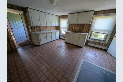 440 Old Somerset Ave, Dighton, MA 02764 - Photo 8