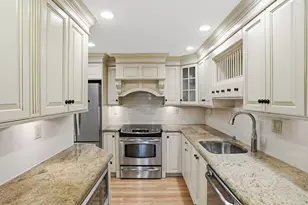 35 Casey Cir, Waltham, MA 02451 - Photo 8