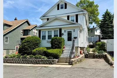 8 Lincoln Ct, Saugus, MA 01906 - Photo 2
