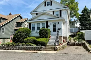 8 Lincoln Ct, Saugus, MA 01906 - Photo 2