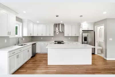 17 Crosby St #A, Webster, MA 01570 - Photo 2