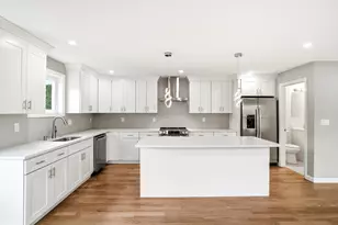 17 Crosby St, Webster, MA 01570 - Photo 2
