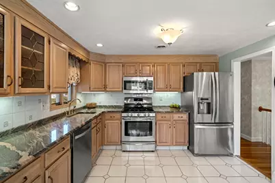 14 Belmont Rd, Burlington, MA 01803 - Photo 8