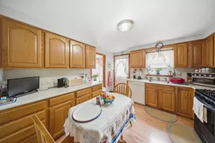35 Purdue Dr, Milford, MA 01757 - Photo 8