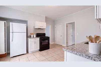 33 1/2 Barclay #3, Worcester, MA 01604 - Photo 2