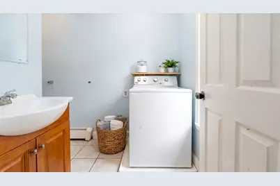 33 1/2 Barclay #3, Worcester, MA 01604 - Photo 4