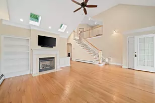 14 Sugar Maple Cir, Hanover, MA 02339 - Photo 10
