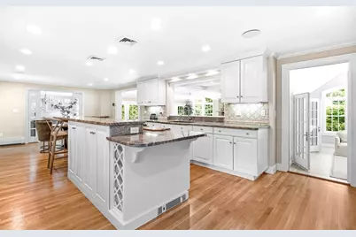 24 Radcliffe Rd, Wellesley, MA 02482 - Photo 8