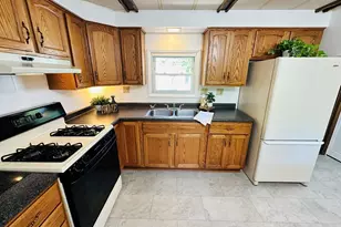 22 Contessa Dr, Springfield, MA 01119 - Photo 8