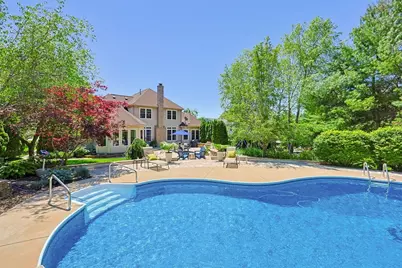135 Pokanoket Path, Wrentham, MA 02093 - Photo 38