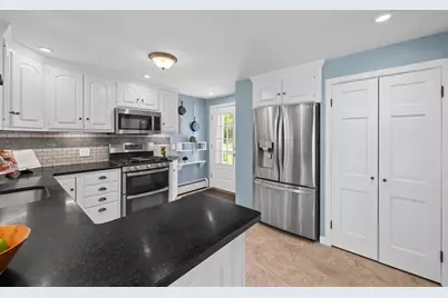 13 Greenwood Ave, Dudley, MA 01571 - Photo 14