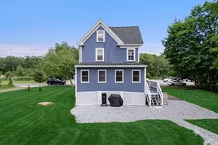 83 Elm St, Salisbury, MA 01952 - Photo 4