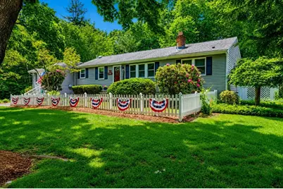 579 Walnut St, Bridgewater, MA 02324 - Photo 4