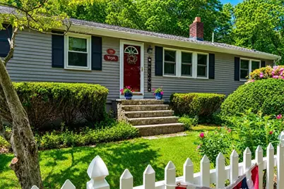 579 Walnut St, Bridgewater, MA 02324 - Photo 2