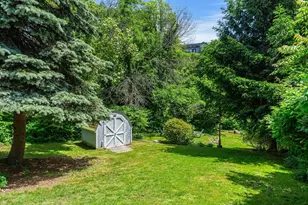25 Wonderland Ave, Saugus, MA 01906 - Photo 24