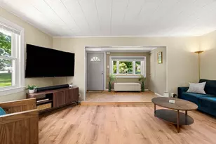 25 Wonderland Ave, Saugus, MA 01906 - Photo 6