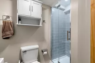 25 Wonderland Ave, Saugus, MA 01906 - Photo 18