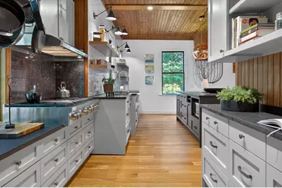 47 Longfellow Rd, Wellesley, MA 02481 - Photo 18