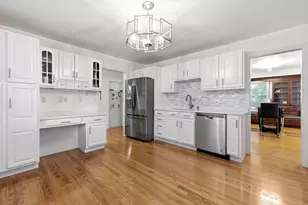 19 Elm Ct, Andover, MA 01810 - Photo 2
