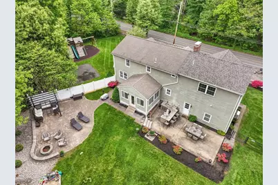 9 Highland, Stoughton, MA 02072 - Photo 2