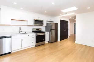 92 Brown St, Waltham, MA 02453 - Photo 4
