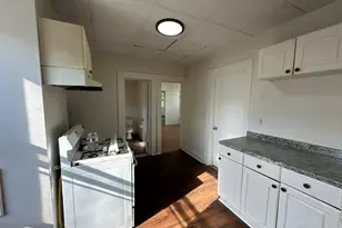 39 Louis St, Chelsea, MA 02150 - Photo 2