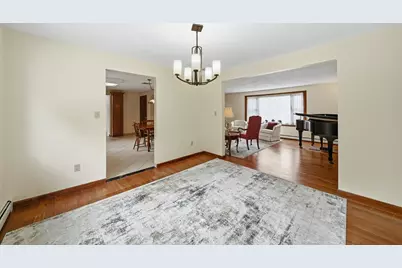 12 Thomas Cir, Stoneham, MA 02180 - Photo 10