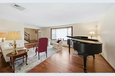 12 Thomas Cir, Stoneham, MA 02180 - Photo 6