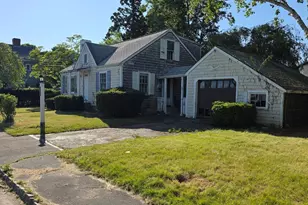 54 Oxford St, Fairhaven, MA 02719 - Photo 4