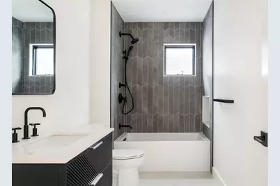 387 Norfolk St #2, Cambridge, MA 02139 - Photo 12