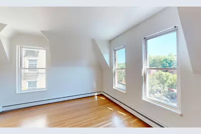1575 Beacon St #3R, Brookline, MA 02446 - Photo 8
