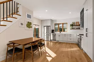 8 Bolton Pl, Boston, MA 02129 - Photo 14