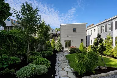 8 Bolton Pl, Boston, MA 02129 - Photo 26