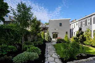 8 Bolton Pl, Boston, MA 02129 - Photo 26