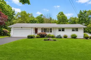 822 Whitman St, Hanson, MA 02341 - Photo 2