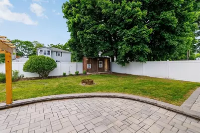 11 Everett Ave, Webster, MA 01570 - Photo 4