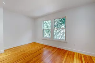 21 Regent Cir, Brookline, MA 02445 - Photo 10