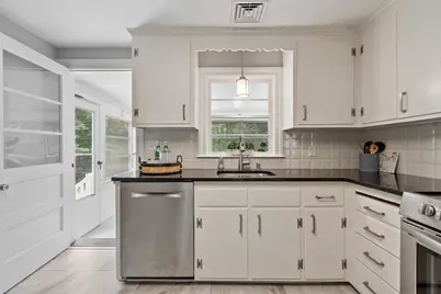 517 Pearl St, Reading, MA 01867 - Photo 8