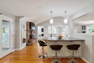 10 Lancaster Pl, Andover, MA 01810 - Photo 12
