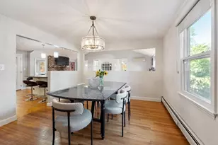 10 Lancaster Pl, Andover, MA 01810 - Photo 8