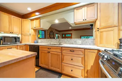 84 Greenwich Rd, East Longmeadow, MA 01028 - Photo 10