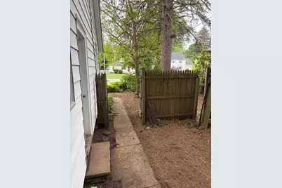 16 Fenimore Blvd, Springfield, MA 01108 - Photo 10