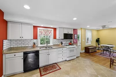 10 Summit Ave, Methuen, MA 01844 - Photo 8