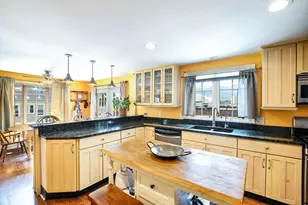 16 Middle St, Fairhaven, MA 02719 - Photo 6