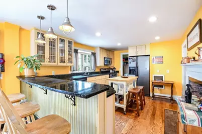 16 Middle St, Fairhaven, MA 02719 - Photo 6