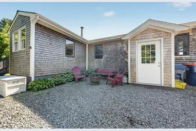 133 Sycamore St, Fairhaven, MA 02719 - Photo 8