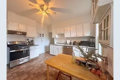 98 Cypress St #3, Brookline, MA 02445 - Photo 10