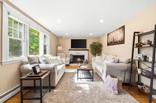 34 Washington Ave, Burlington, MA 01803 - Photo 2