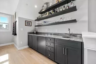 5 Wallace Ct, Boston, MA 02129 - Photo 22
